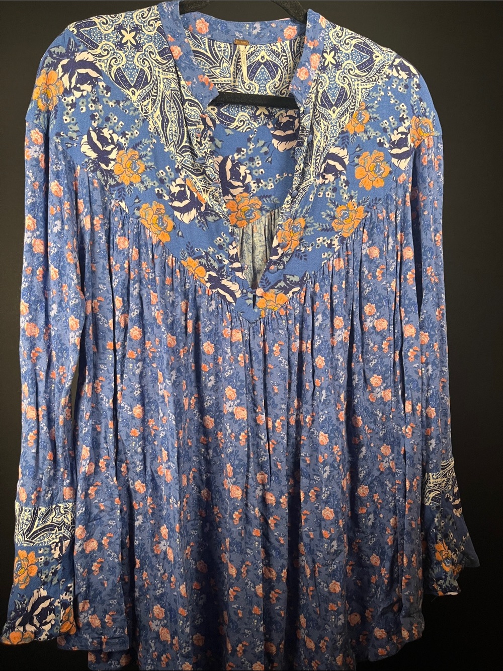 OFFERS WELCOMED Free people SIZE LARGE Bohemian Floral Peasant Top